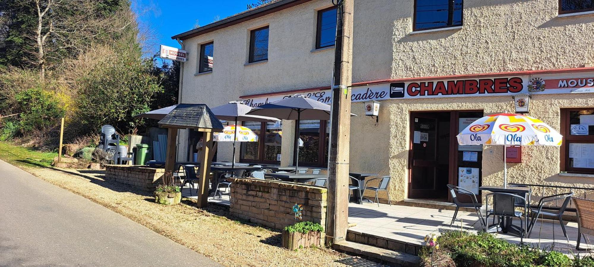Dikke Vriend , Herberg & Taverne Chiny Buitenkant foto